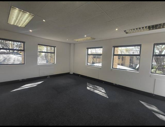 359M² OFFICE TO LET IN BRYANSTON